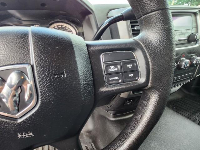 RAM 1500 4WD Quad Cab 140.5" Tradesman 2015