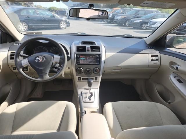 Toyota Corolla 4dr Sdn Auto LE Special Edition (Natl) 2013