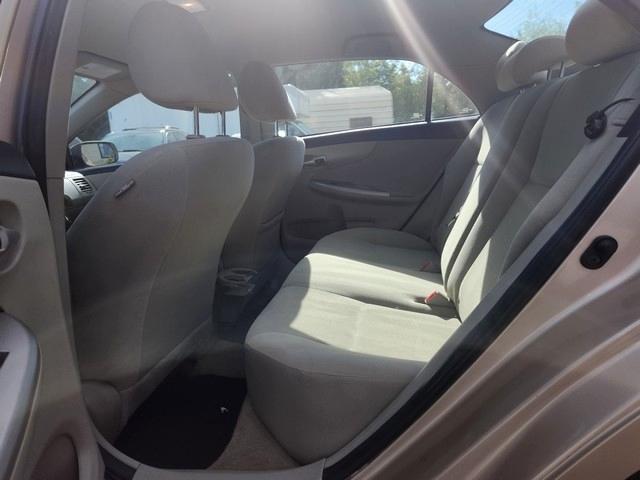 Toyota Corolla 4dr Sdn Auto LE Special Edition (Natl) 2013