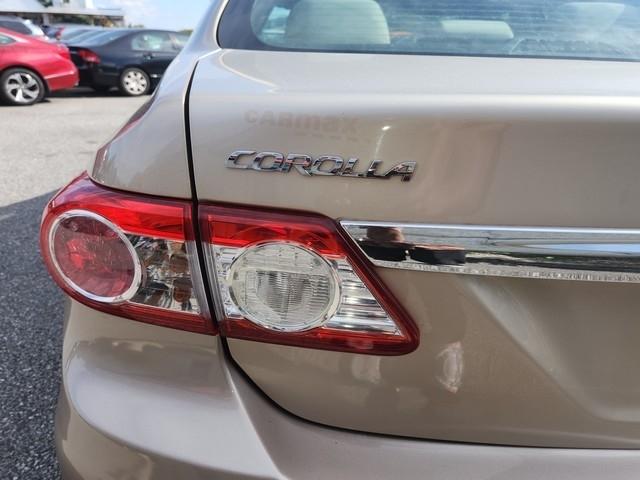 Toyota Corolla 4dr Sdn Auto LE Special Edition (Natl) 2013