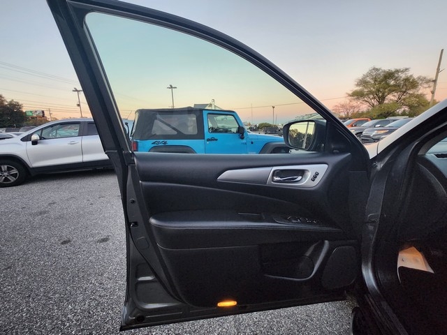 Nissan Pathfinder 4x4 SL 2020 Nissan Pathfinder 4x4 SL 2020