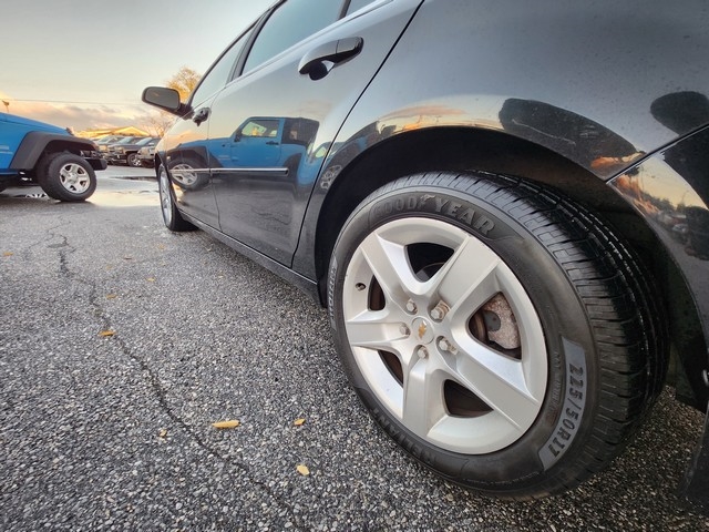 Chevrolet Malibu 4dr Sdn LS w/1LS 2011 Chevrolet Malibu 4dr Sdn LS w/1LS 2011