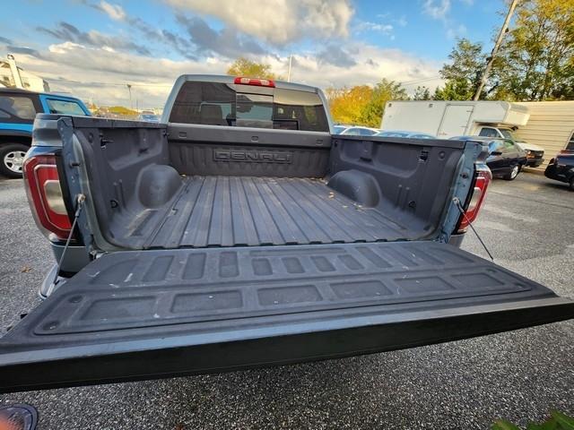 GMC Sierra 1500 4WD Crew Cab 143.5" Denali 2016