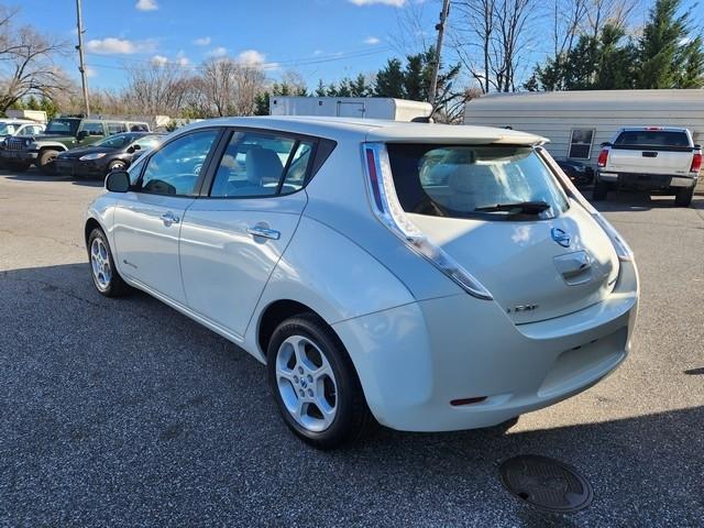Nissan Leaf 4dr HB SV 2014
