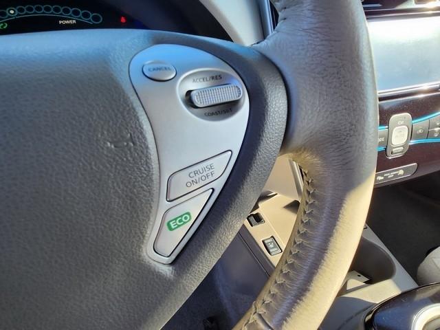 Nissan Leaf 4dr HB SV 2014