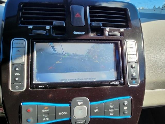 Nissan Leaf 4dr HB SV 2014