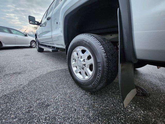 GMC Sierra 2500HD available WiFi 4WD Crew Cab 153.7" SLE 2015