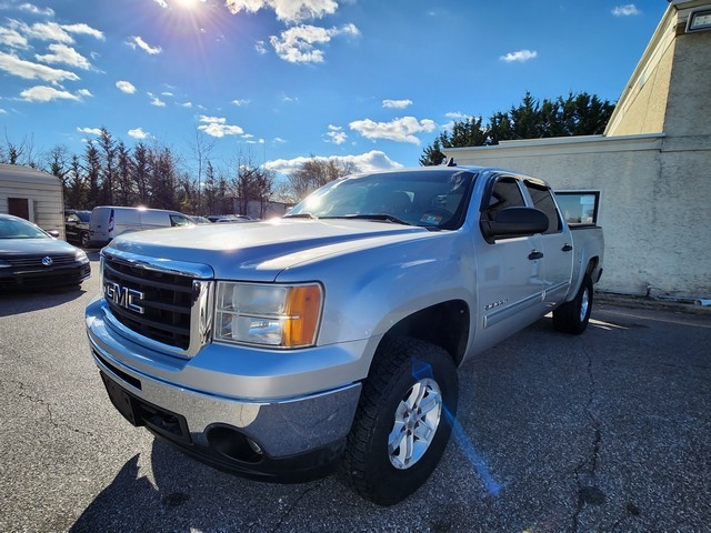 GMC Sierra 2500HD available WiFi 4WD Crew Cab 153.7" SLE 2015