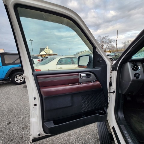 Ford Expedition 4WD 4dr Platinum 2016