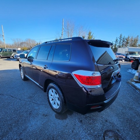 Toyota Highlander 4WD 4dr V6 (Natl) 2012