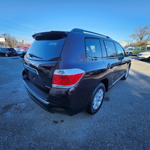 Toyota Highlander 4WD 4dr V6 (Natl) 2012