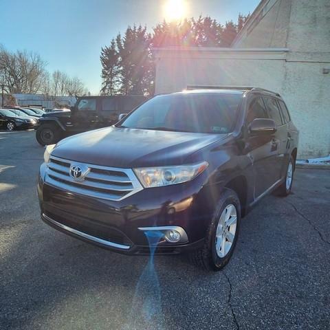 Toyota Highlander 4WD 4dr V6 (Natl) 2012