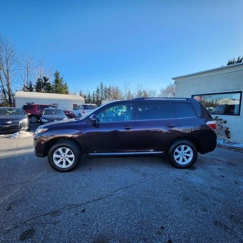 Toyota Highlander 4WD 4dr V6 (Natl) 2012