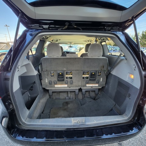 Toyota Sienna 5dr 8-Pass Van LE FWD (Natl) 2015