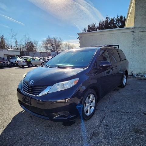 Toyota Sienna 5dr 8-Pass Van LE FWD (Natl) 2015