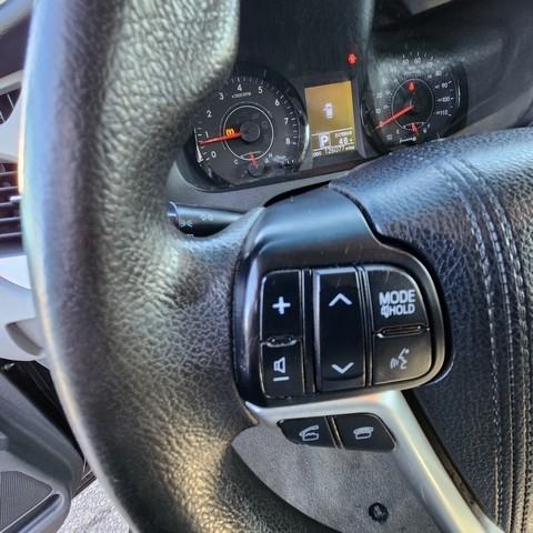 Toyota Sienna 5dr 8-Pass Van LE FWD (Natl) 2015