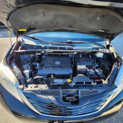 Toyota Sienna 5dr 8-Pass Van LE FWD (Natl) 2015