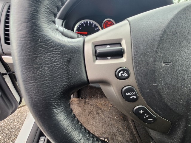 Nissan Sentra 4dr Sdn I4 CVT 2.0 SL 2012