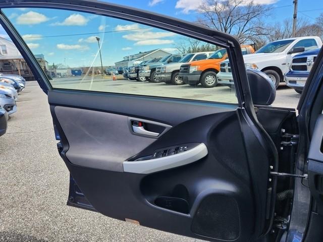 Toyota Prius 5dr HB Three (Natl) 2012