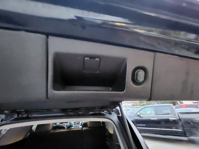 GMC Yukon 4WD 4dr SLT 2017