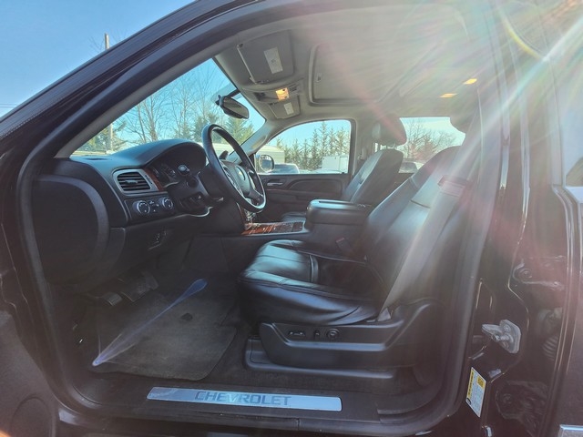 Chevrolet Suburban 4WD 4dr LTZ 2014