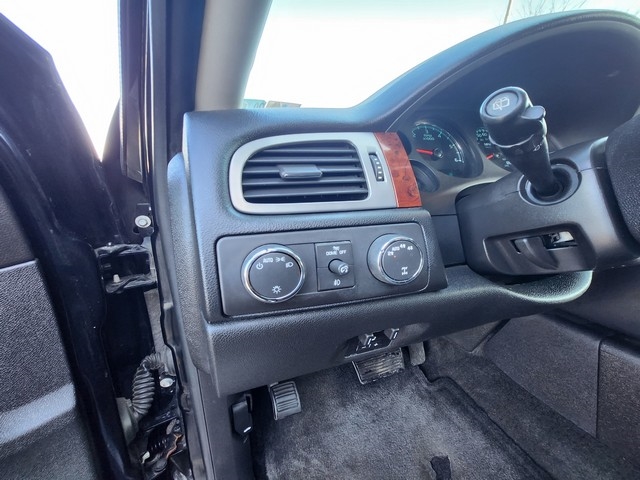 Chevrolet Suburban 4WD 4dr LTZ 2014