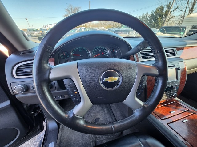 Chevrolet Suburban 4WD 4dr LTZ 2014