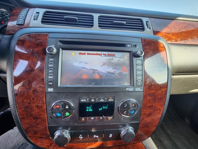 Chevrolet Suburban 4WD 4dr LTZ 2014