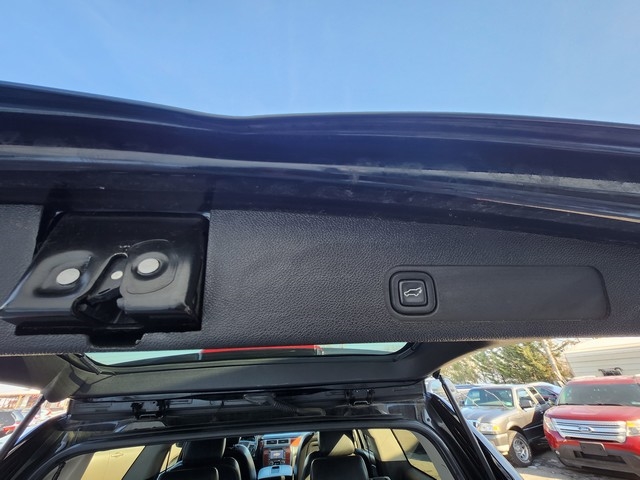 Chevrolet Suburban 4WD 4dr LTZ 2014