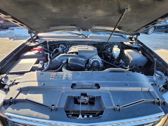 Chevrolet Suburban 4WD 4dr LTZ 2014