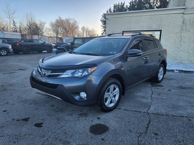Toyota RAV4 AWD 4dr XLE (Natl) 2013