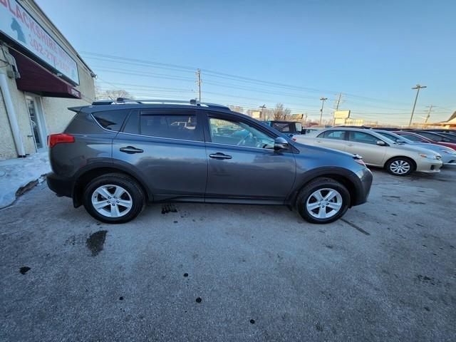 Toyota RAV4 AWD 4dr XLE (Natl) 2013