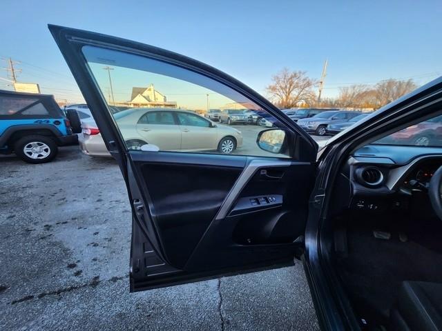 Toyota RAV4 AWD 4dr XLE (Natl) 2013