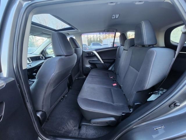 Toyota RAV4 AWD 4dr XLE (Natl) 2013