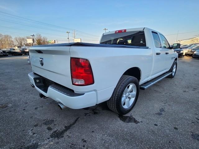 RAM 1500 4WD Quad Cab 140.5" Express 2015