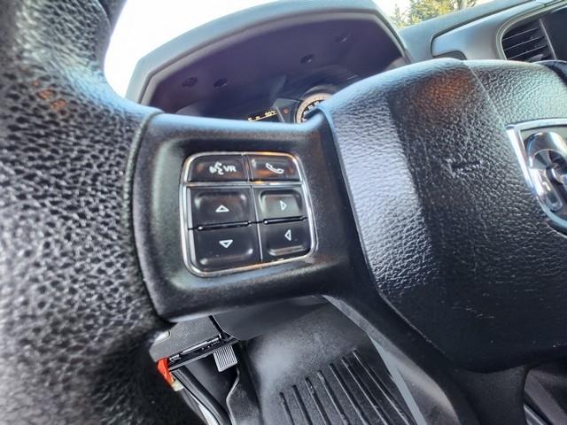 RAM 1500 4WD Quad Cab 140.5" Express 2015