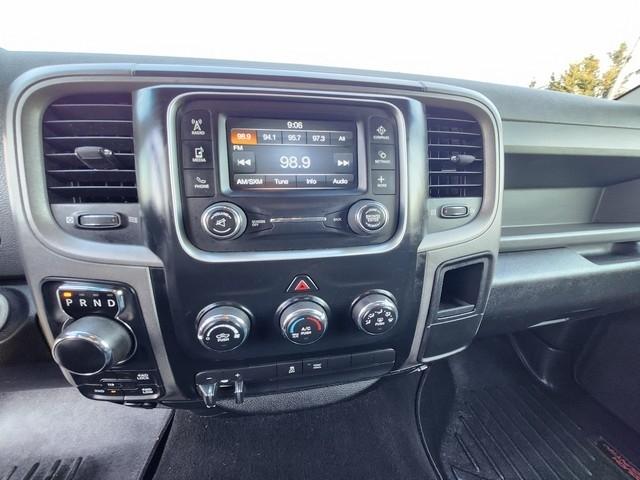 RAM 1500 4WD Quad Cab 140.5" Express 2015