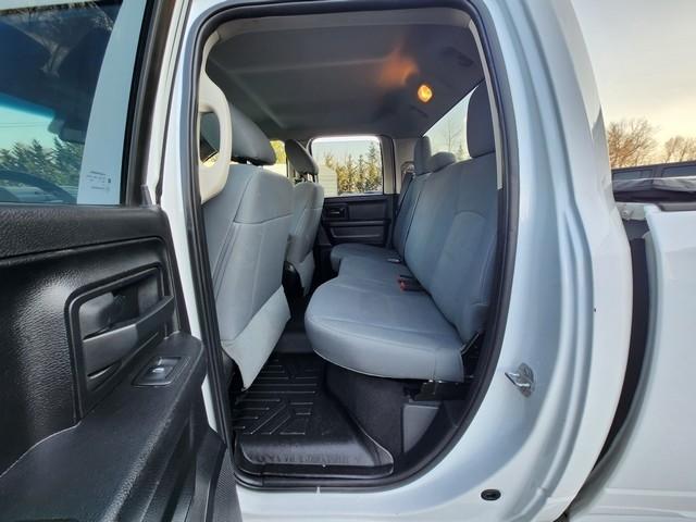 RAM 1500 4WD Quad Cab 140.5" Express 2015