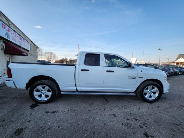 RAM 1500 4WD Quad Cab 140.5" Express 2015