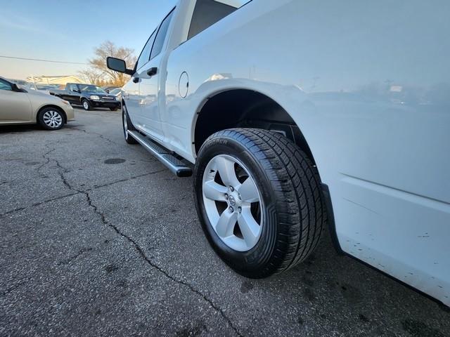 RAM 1500 4WD Quad Cab 140.5" Express 2015