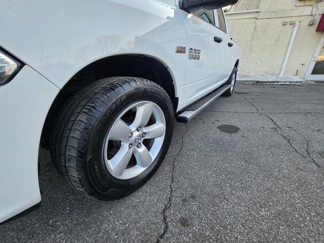 RAM 1500 4WD Quad Cab 140.5" Express 2015