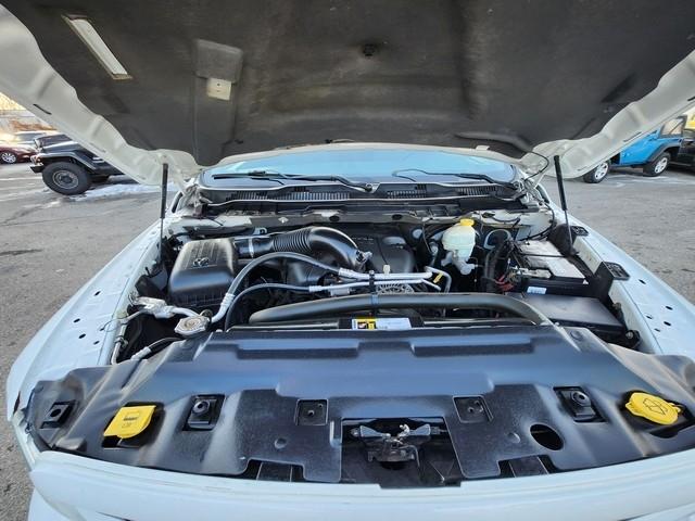 RAM 1500 4WD Quad Cab 140.5" Express 2015