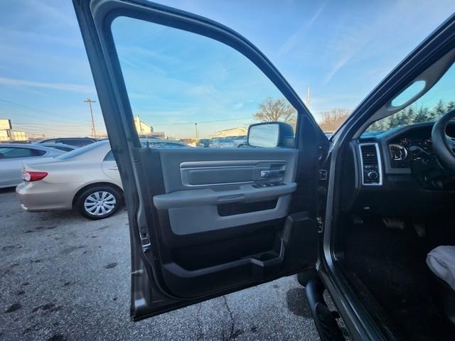 RAM 1500 4WD Quad Cab 140.5" SLT 2013