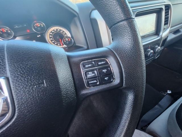 RAM 1500 4WD Quad Cab 140.5" SLT 2013