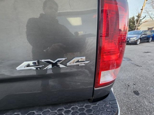 RAM 1500 4WD Quad Cab 140.5" SLT 2013