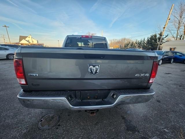 RAM 1500 4WD Quad Cab 140.5" SLT 2013