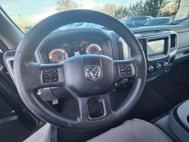 RAM 1500 4WD Quad Cab 140.5" SLT 2013