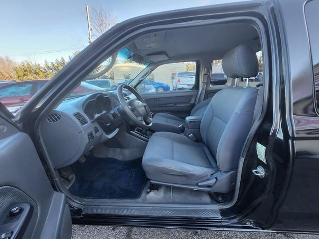 Nissan Frontier 2WD XE King Cab I4 Manual 2004