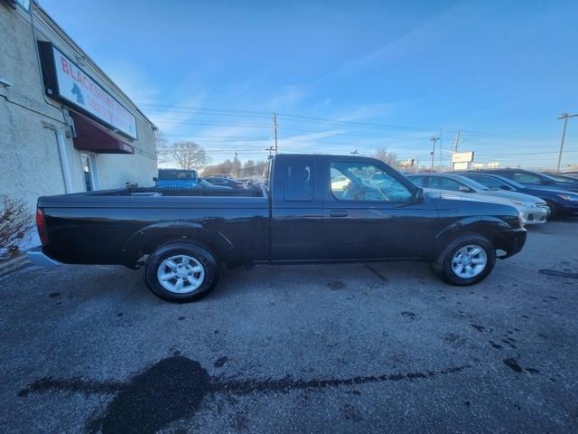 Nissan Frontier 2WD XE King Cab I4 Manual 2004