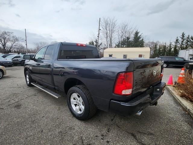 RAM 1500 Express 4x4 Quad Cab 6'4" Box 2017